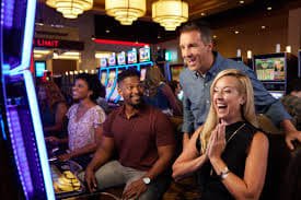 radahn BandarQ live dealer table with domino cards and betting interface